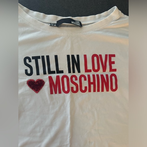 Love moschino ❤️ t-shirt exellent condition - Picture 3 of 4